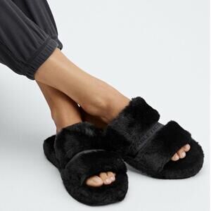 Fabletics Snug Strap Slipper Black Faux Fur with Outdoor Sole | Size 7 / EU 37.5